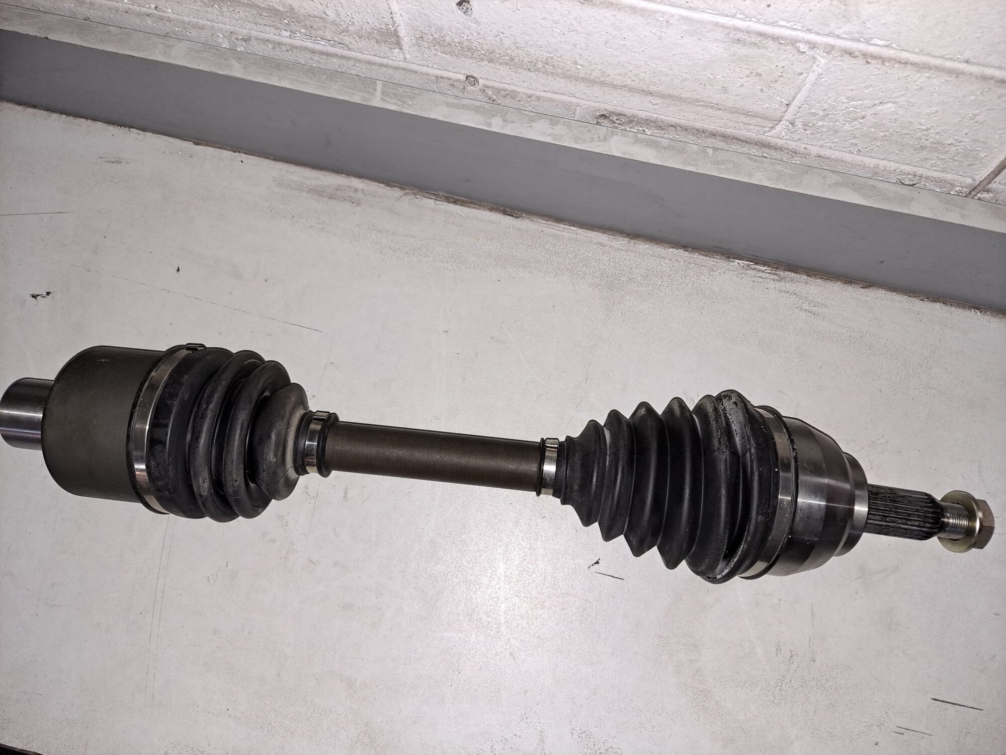 Ford Explorer RH CV Drive Shaft Assembly 2001 2008 4.0L V6 & 4.6L V8 UT / UX / UZ