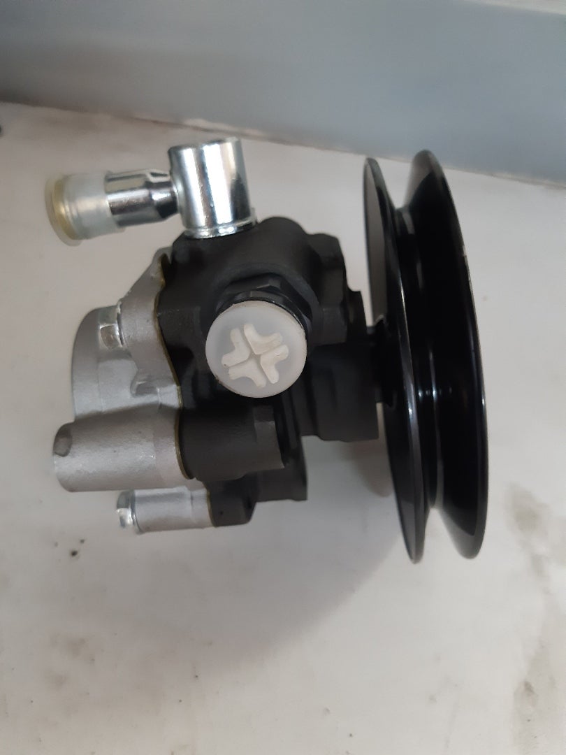 Toyota Hiace RZH104 113 1998 to 2005 Power Steering Pump Brand New